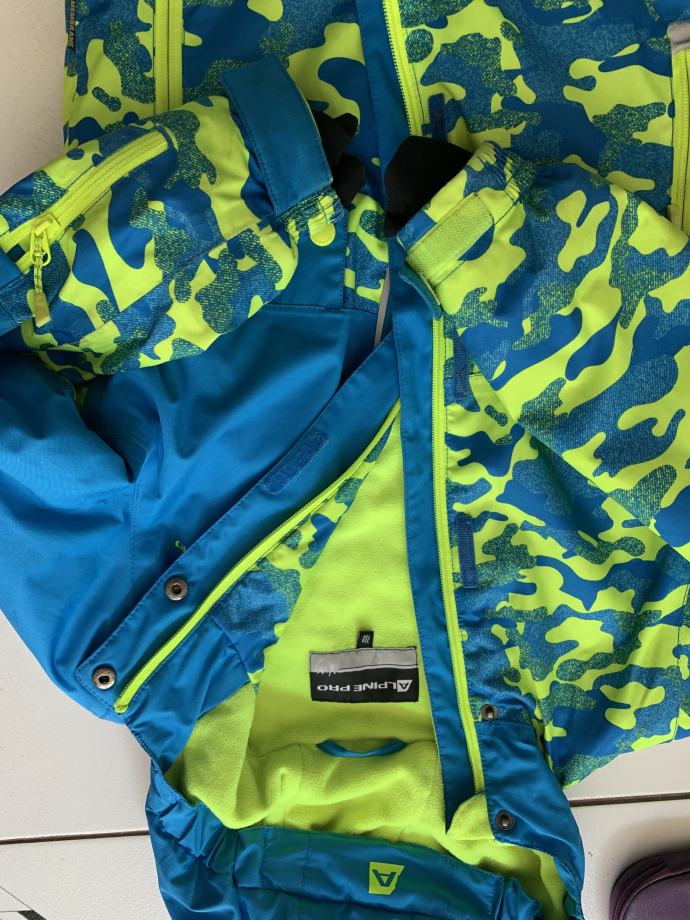 Продам куртку